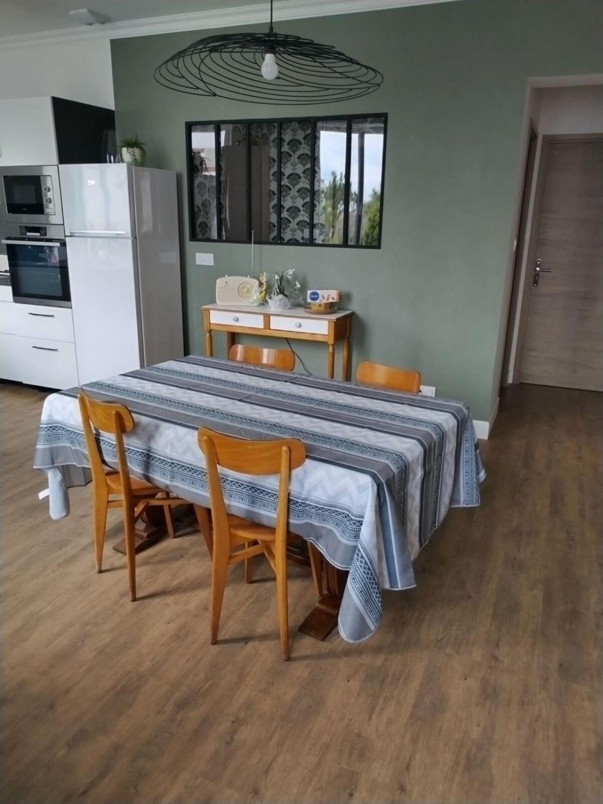 Le Familia Apartment Guer Exterior photo