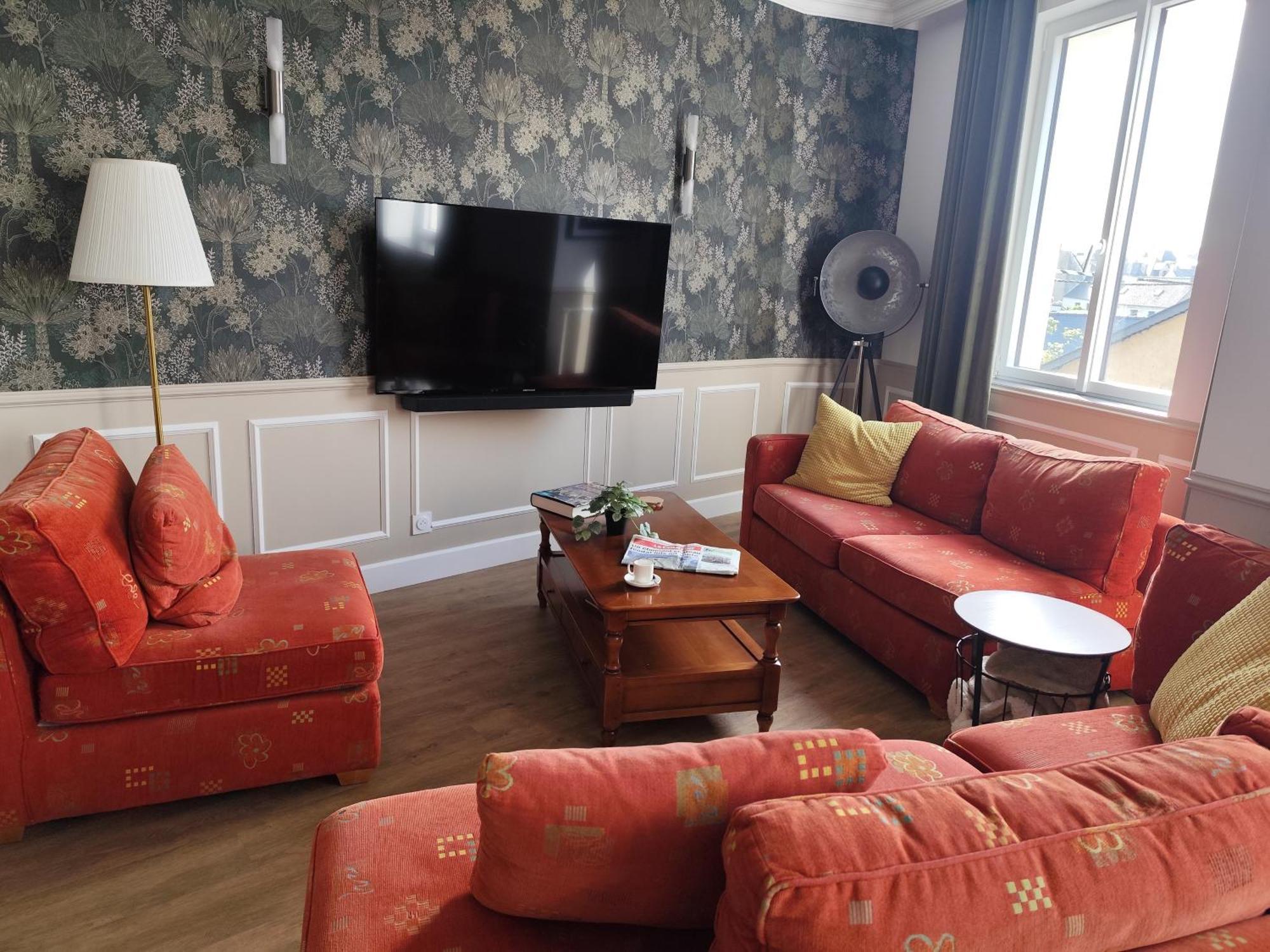 Le Familia Apartment Guer Exterior photo