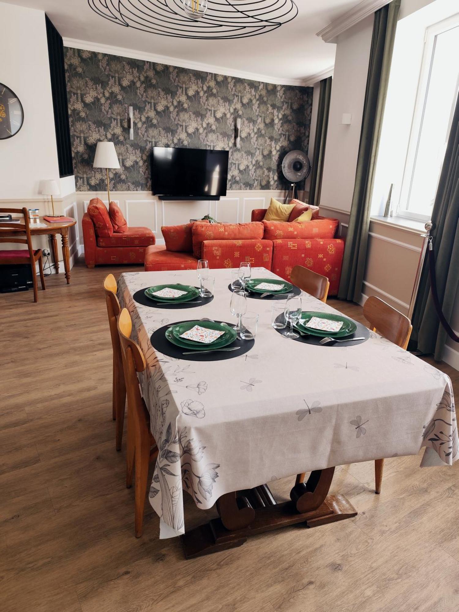 Le Familia Apartment Guer Exterior photo