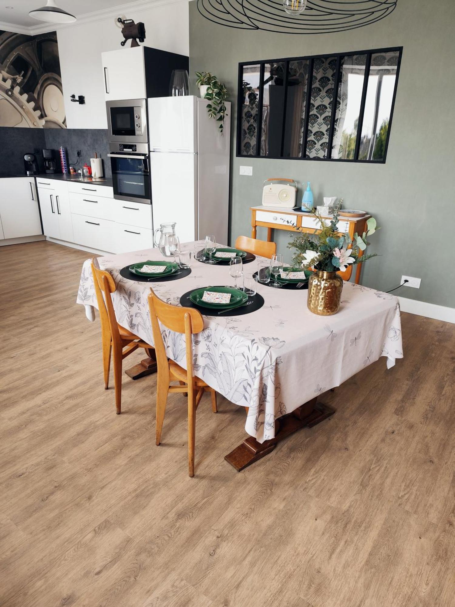 Le Familia Apartment Guer Exterior photo